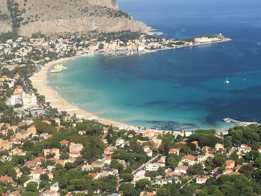 Villa Le Lanterne Pool&Relax Mondello Esterno foto